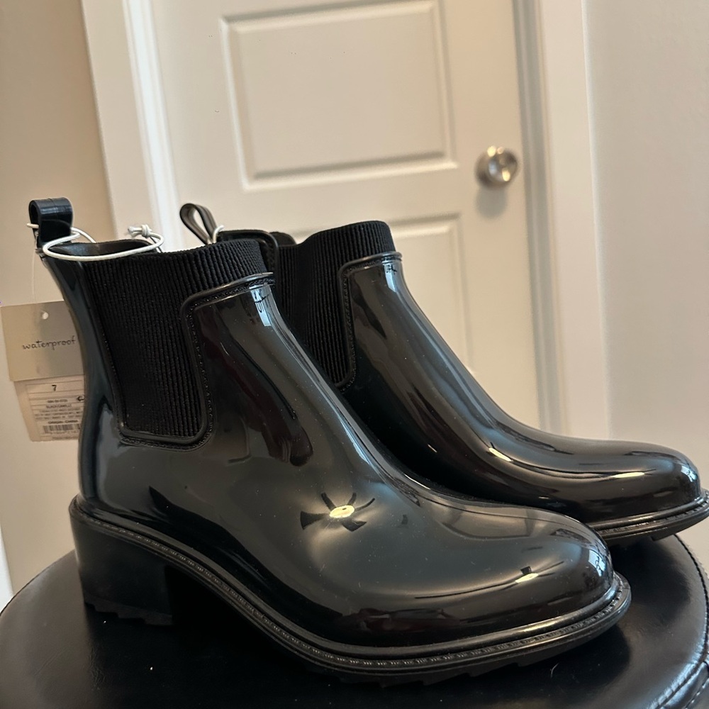 Black Waterproof Women’s Chelsea Boots
